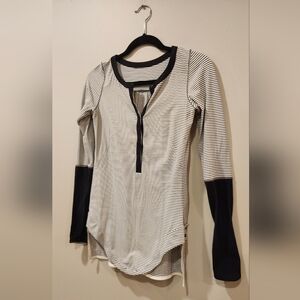 LULULEMON Urbanite Henley Long Sleeve